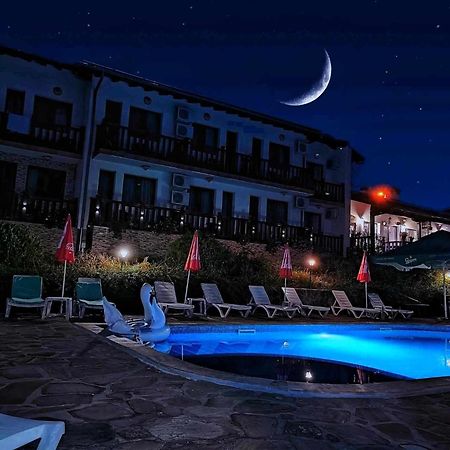 Family Complex Krisbo Hotel Donkovtsi Екстериор снимка