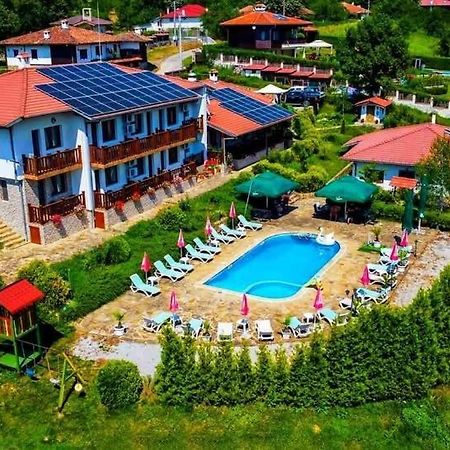 Family Complex Krisbo Hotel Donkovtsi Екстериор снимка