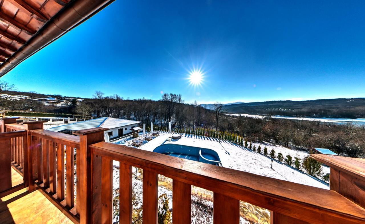 Family Complex Krisbo Hotel Donkovtsi Екстериор снимка