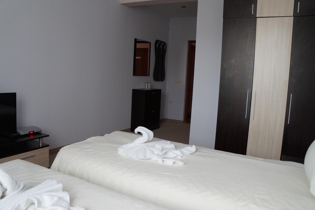 Family Complex Krisbo Hotel Donkovtsi Екстериор снимка
