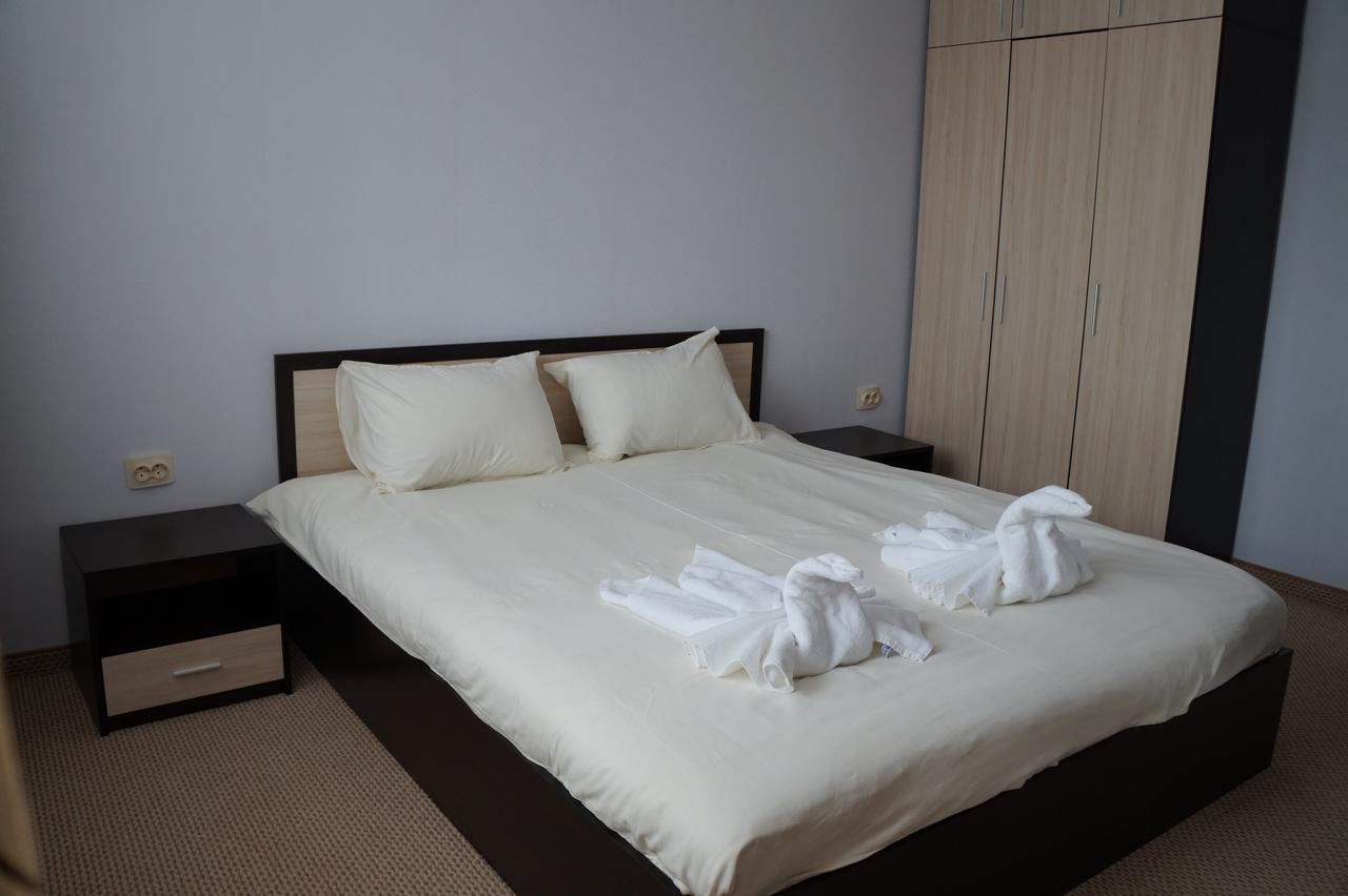 Family Complex Krisbo Hotel Donkovtsi Екстериор снимка