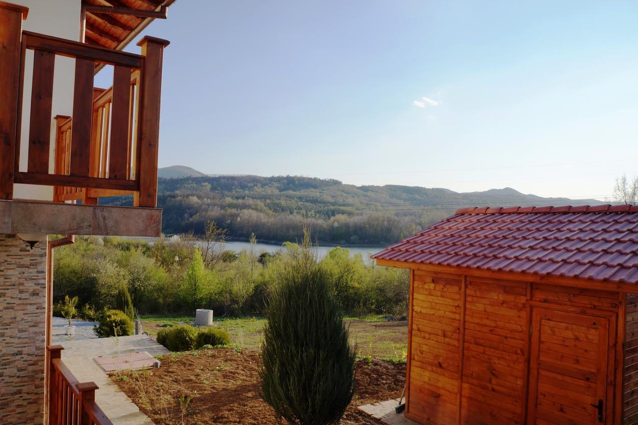 Family Complex Krisbo Hotel Donkovtsi Екстериор снимка