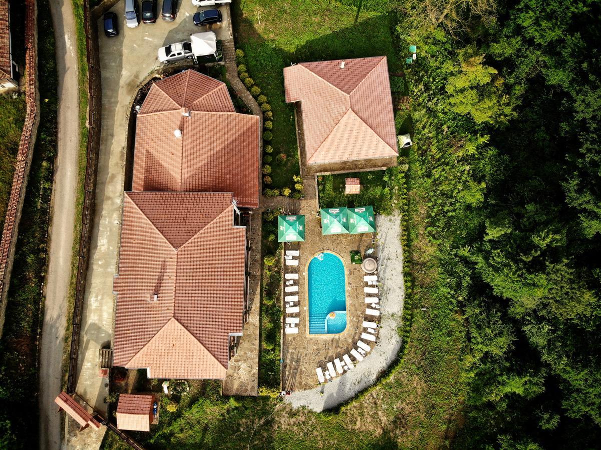 Family Complex Krisbo Hotel Donkovtsi Екстериор снимка