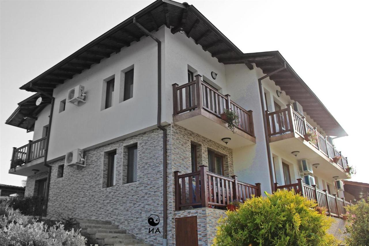 Family Complex Krisbo Hotel Donkovtsi Екстериор снимка