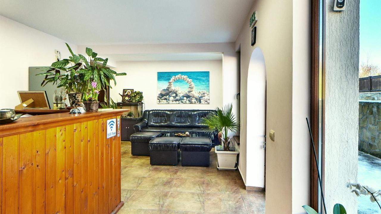 Family Complex Krisbo Hotel Donkovtsi Екстериор снимка